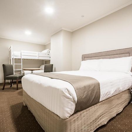 The Lighthouse Hotel Ulverstone Extérieur photo
